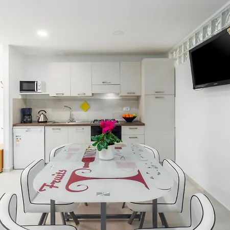 Apartment Alex Deluxe On Porec