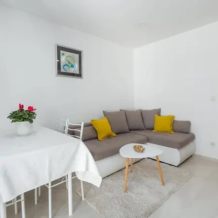 Alex Deluxe On Porec