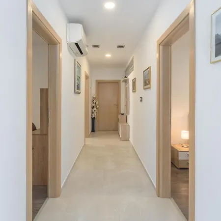 Alex Deluxe On * פורץ