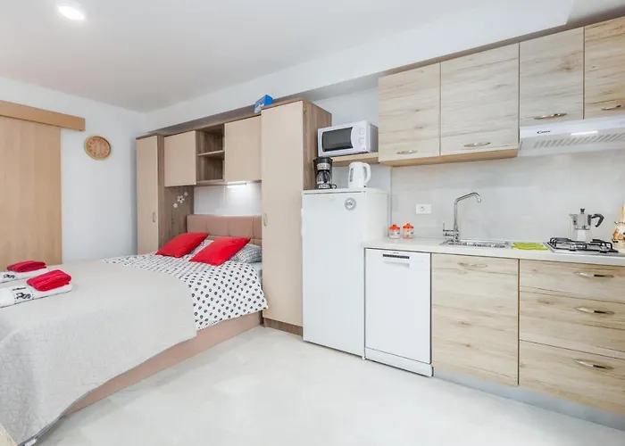 Apartment Alex Deluxe On Poreč