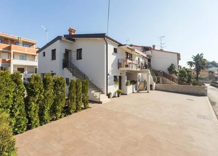 Alex Deluxe On Poreč